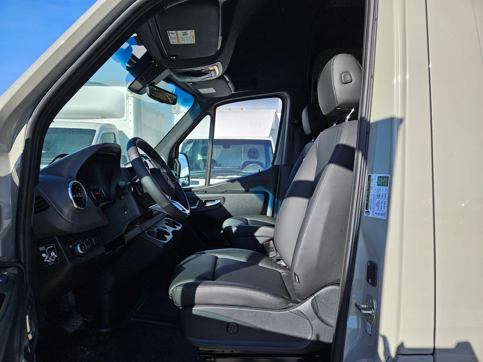 2025 Mercedes-Benz VS30 Sprinter - Image 11 of 12