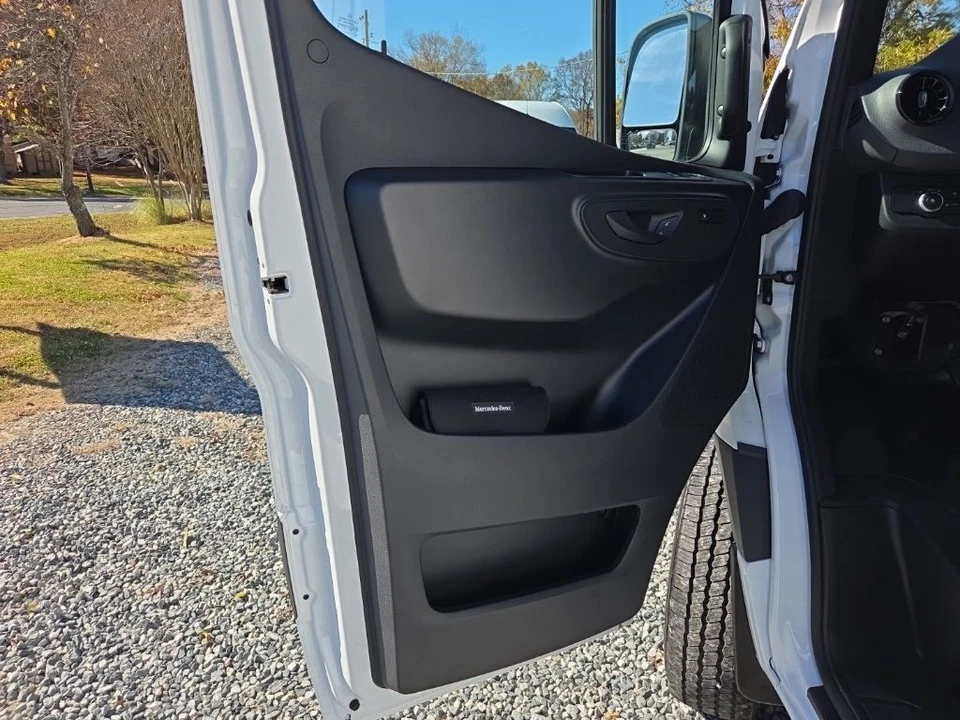 2025 Mercedes-Benz VS30 Sprinter - Image 20 of 21