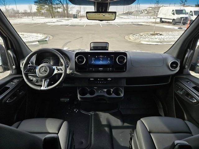 2025 Mercedes-Benz VS30 Sprinter - Image 11 of 12