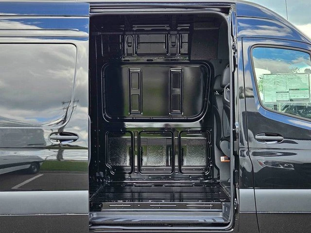 2025 Mercedes-Benz VS30 Sprinter - Image 2 of 12