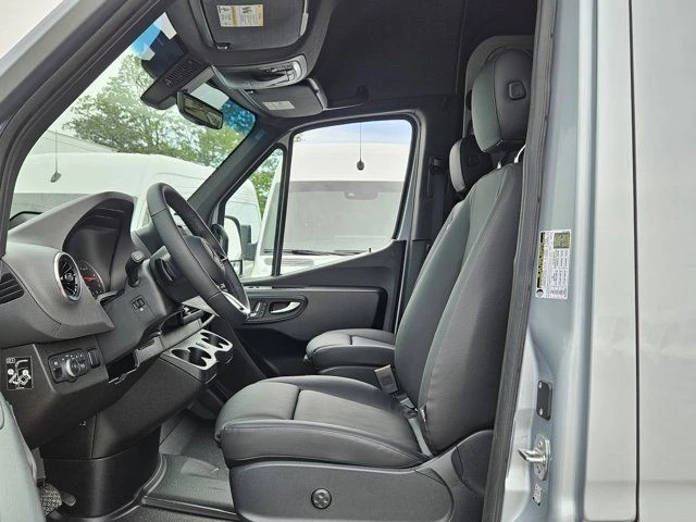 2025 Mercedes-Benz VS30 Sprinter - Image 10 of 12
