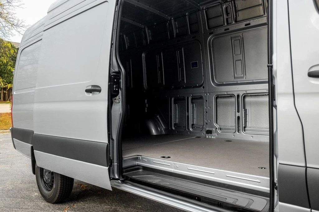 2025 Mercedes-Benz VS30 Sprinter - Image 10 of 21