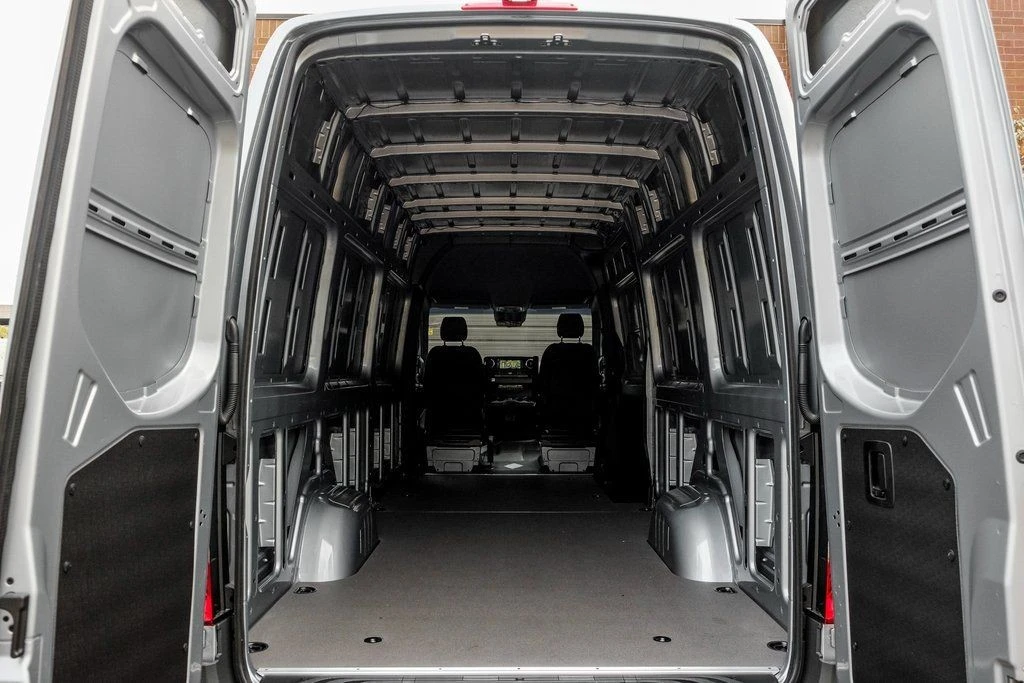 2025 Mercedes-Benz VS30 Sprinter - Image 11 of 21