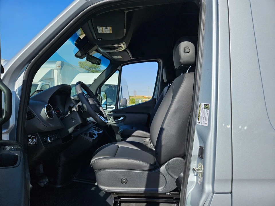 2025 Mercedes-Benz VS30 Sprinter - Image 11 of 12