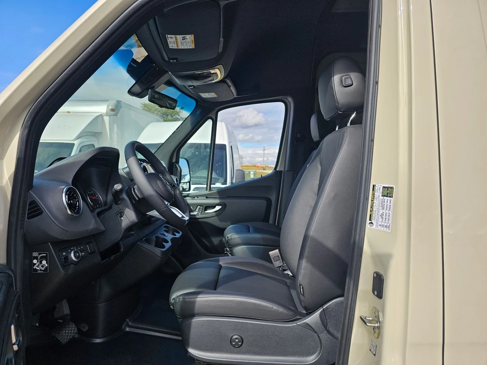 2025 Mercedes-Benz VS30 Sprinter - Image 11 of 12