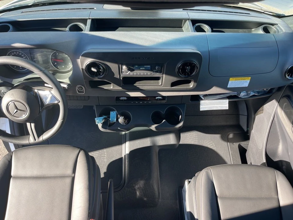2025 Mercedes-Benz VS30 Sprinter - Image 10 of 21