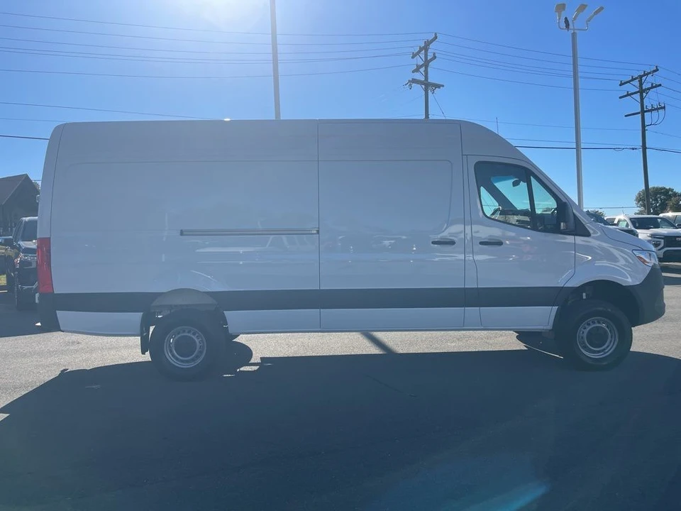 2025 Mercedes-Benz VS30 Sprinter - Image 6 of 12