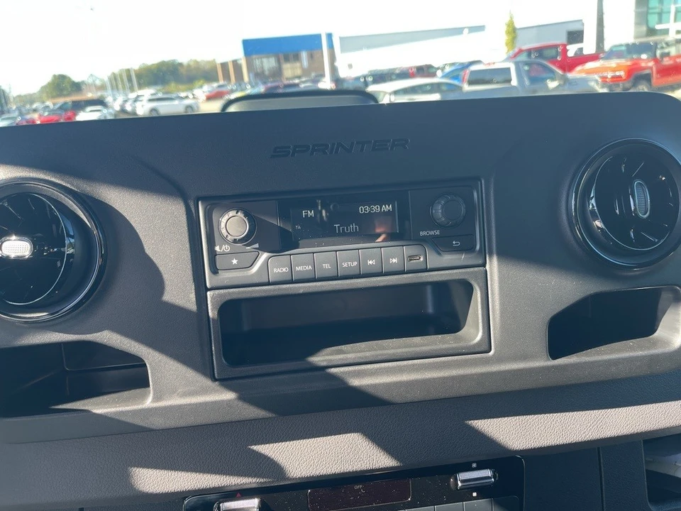 2025 Mercedes-Benz VS30 Sprinter - Image 14 of 21