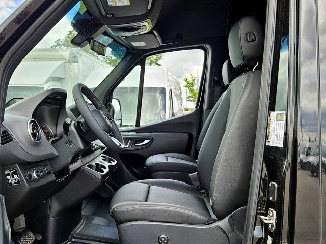 2025 Mercedes-Benz VS30 Sprinter - Image 10 of 21