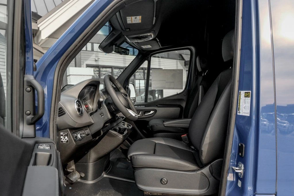 2025 Mercedes-Benz VS30 Sprinter - Image 13 of 21