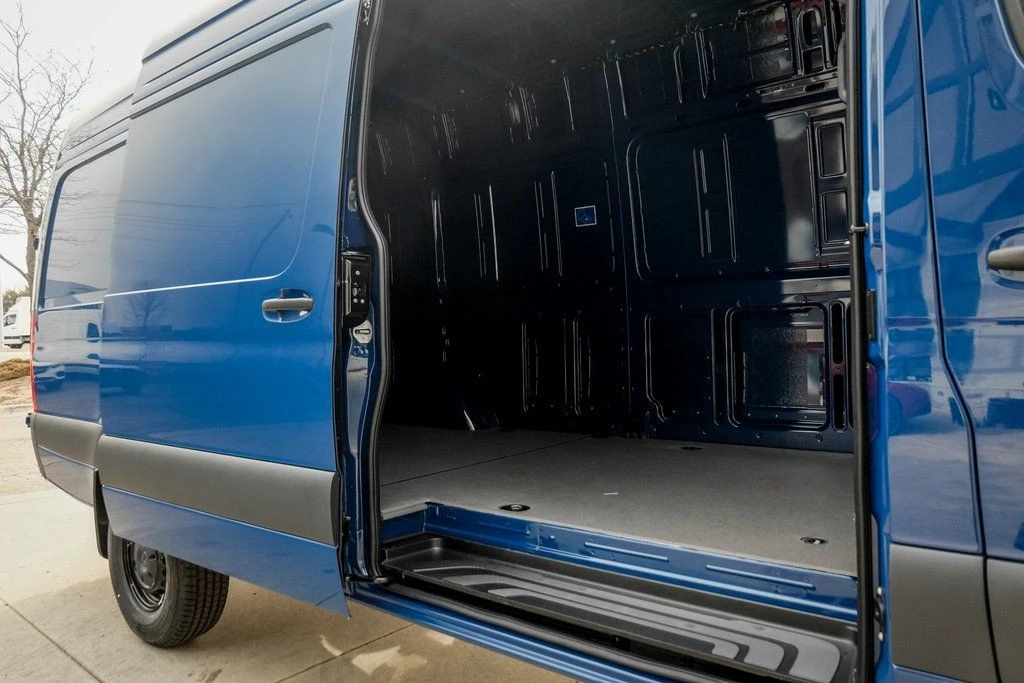 2025 Mercedes-Benz VS30 Sprinter - Image 11 of 12