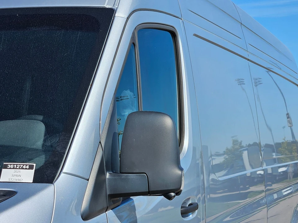 2025 Mercedes-Benz VS30 Sprinter - Image 8 of 12