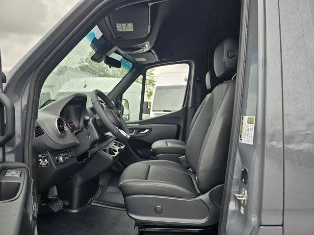 2025 Mercedes-Benz VS30 Sprinter - Image 10 of 12
