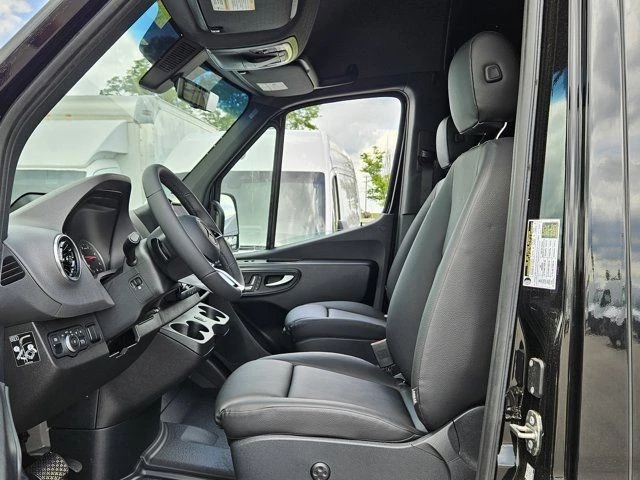 2025 Mercedes-Benz VS30 Sprinter - Image 11 of 12