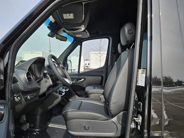 2025 Mercedes-Benz VS30 Sprinter - Image 10 of 12