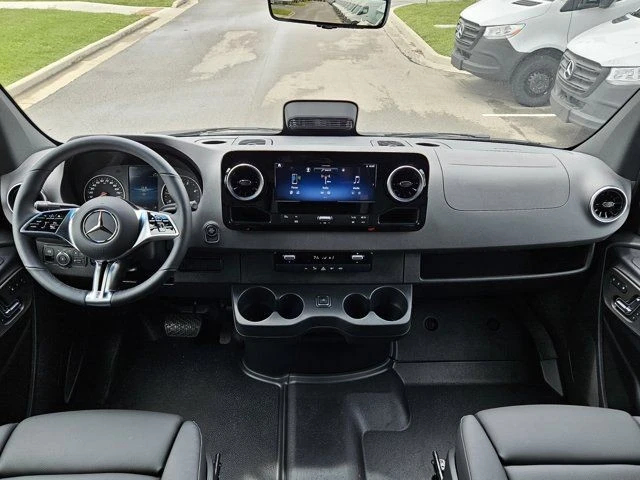 2025 Mercedes-Benz VS30 Sprinter - Image 11 of 12