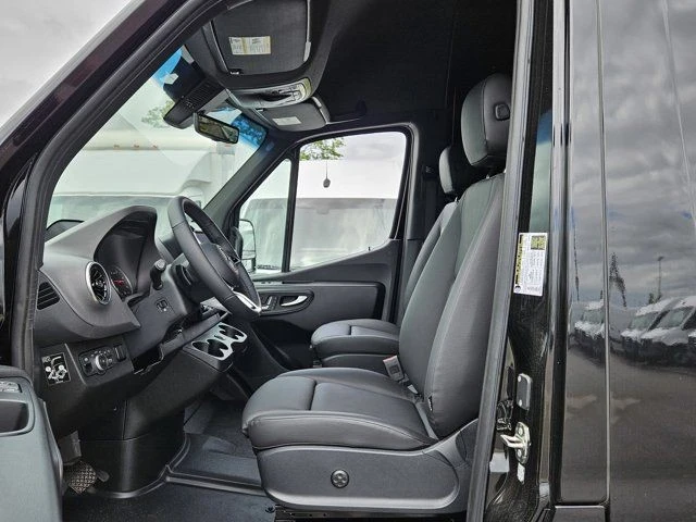 2025 Mercedes-Benz VS30 Sprinter - Image 10 of 12