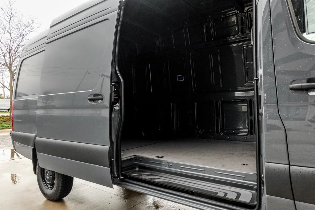 2025 Mercedes-Benz VS30 Sprinter - Image 9 of 12