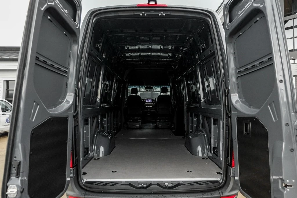 2025 Mercedes-Benz VS30 Sprinter - Image 10 of 12
