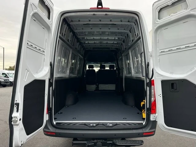 2025 Mercedes-Benz VS30 Sprinter - Image 10 of 21
