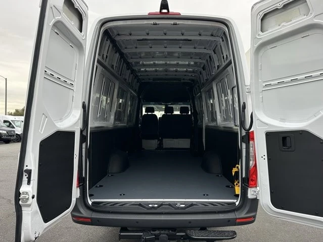 2025 Mercedes-Benz VS30 Sprinter - Image 10 of 21