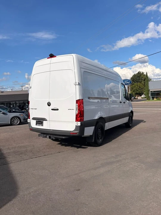 2025 Mercedes-Benz VS30 Sprinter - Image 3 of 10
