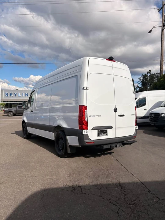 2025 Mercedes-Benz VS30 Sprinter - Image 4 of 10