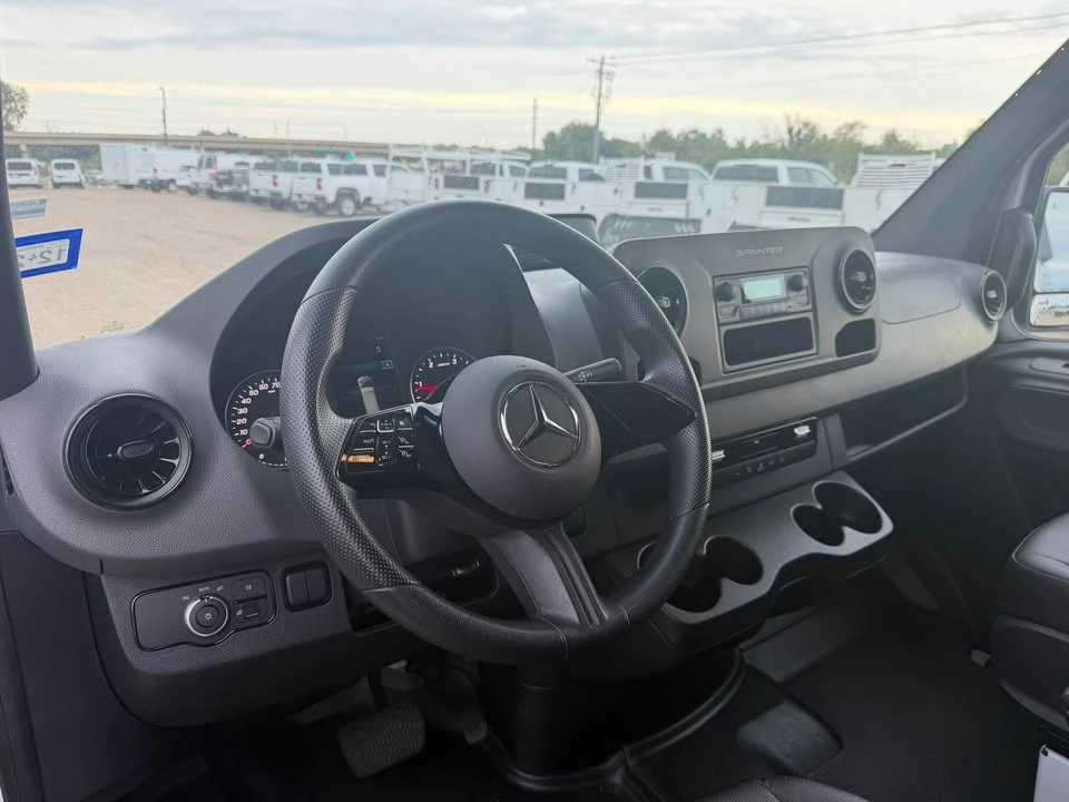 2025 Mercedes-Benz VS30 Sprinter - Image 11 of 20