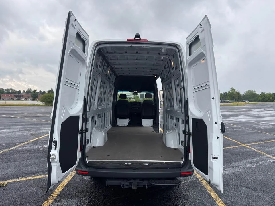 2025 Mercedes-Benz VS30 Sprinter - Image 11 of 18