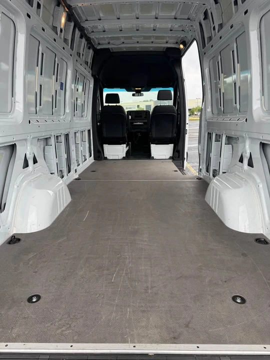 2025 Mercedes-Benz VS30 Sprinter - Image 13 of 18