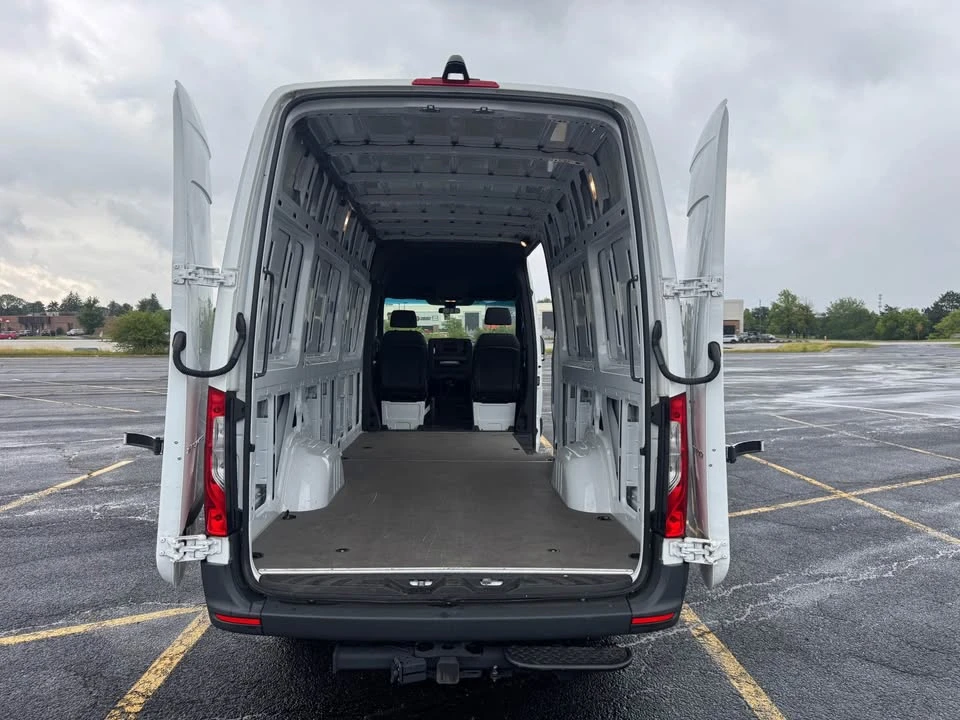 2025 Mercedes-Benz VS30 Sprinter - Image 12 of 18
