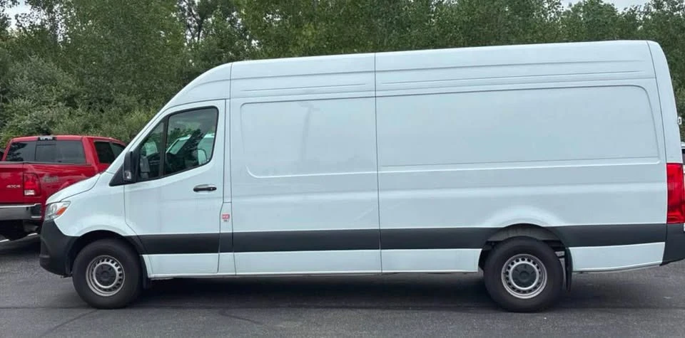 2025 Mercedes-Benz VS30 Sprinter - Image 2 of 6