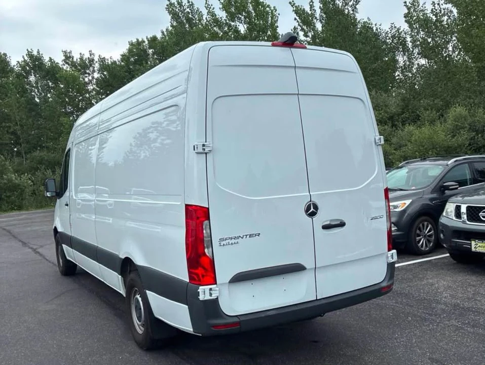 2025 Mercedes-Benz VS30 Sprinter - Image 3 of 6