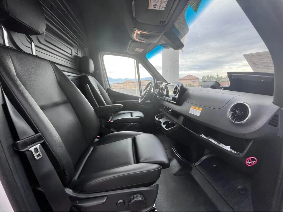2025 Mercedes-Benz VS30 Sprinter - Image 6 of 7