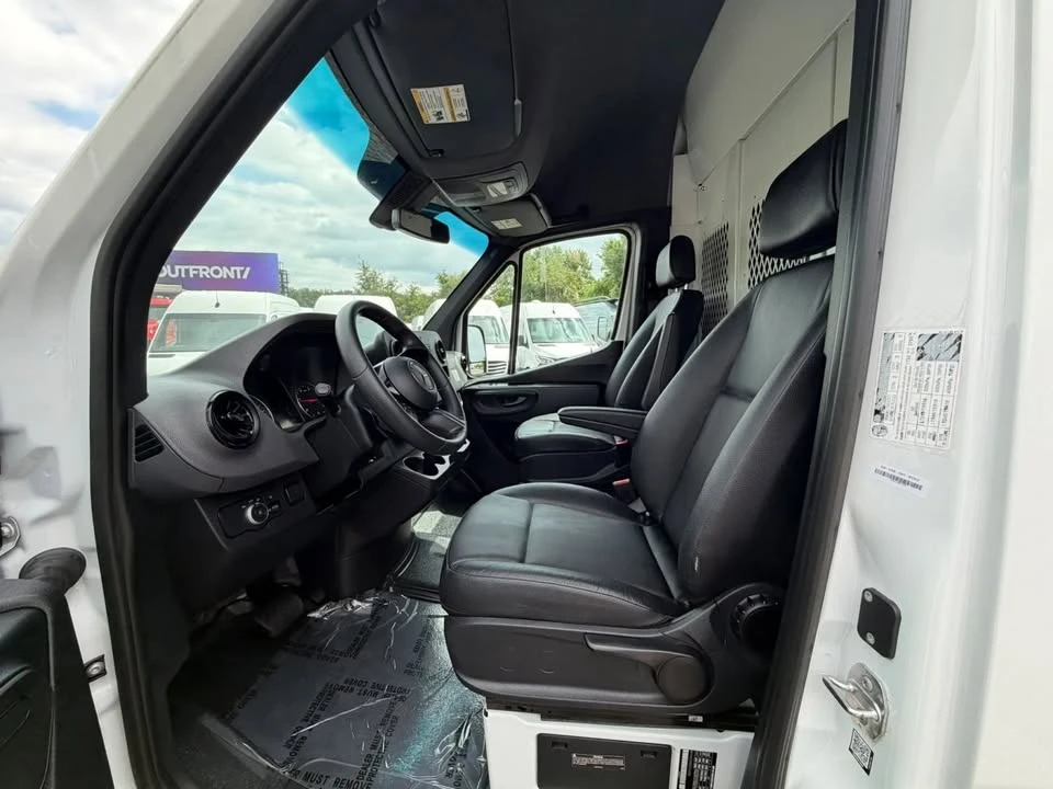 2025 Mercedes-Benz VS30 Sprinter - Image 11 of 16