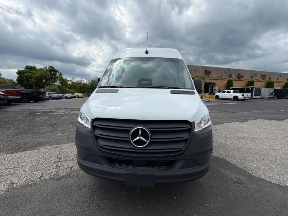 2025 Mercedes-Benz VS30 Sprinter - Image 3 of 16