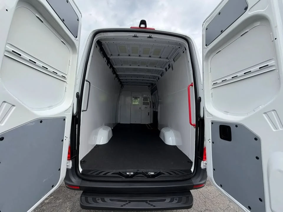 2025 Mercedes-Benz VS30 Sprinter - Image 7 of 16