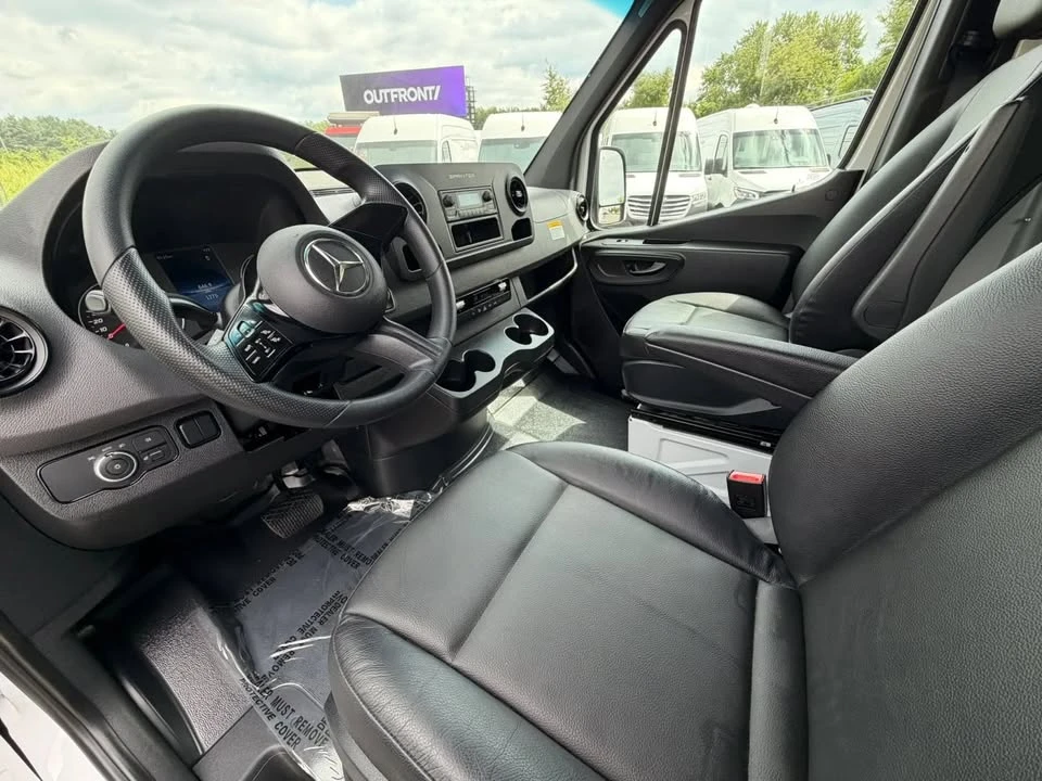 2025 Mercedes-Benz VS30 Sprinter - Image 12 of 16