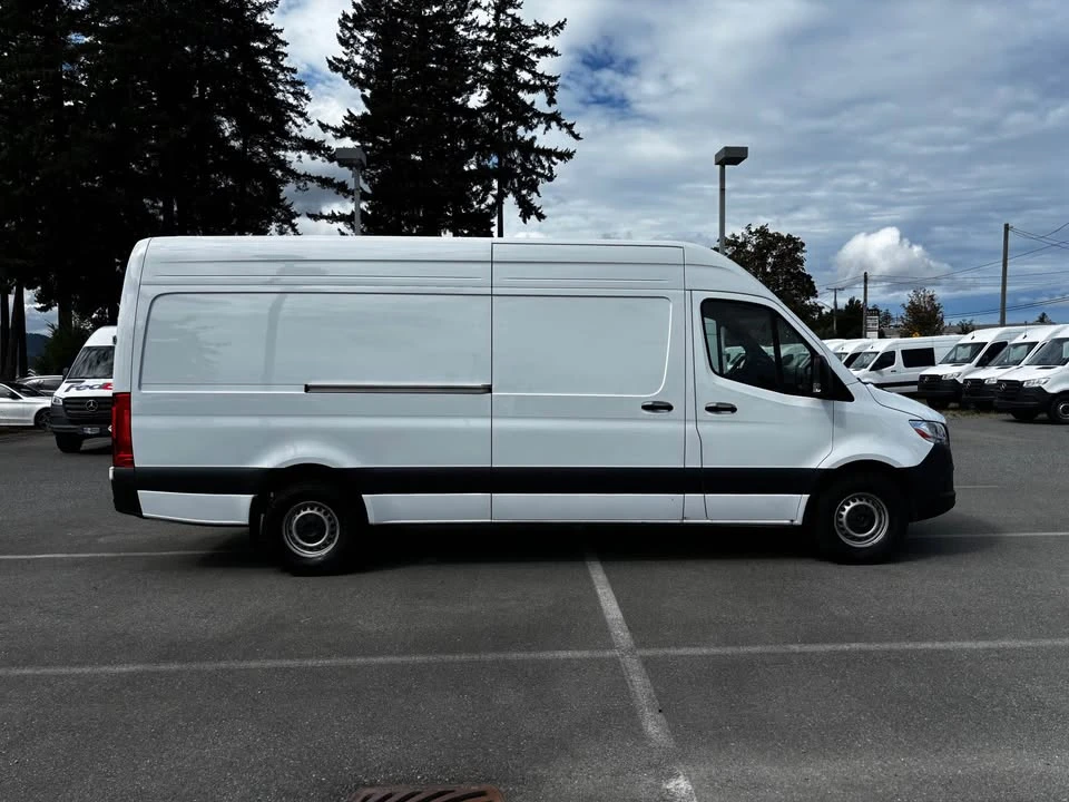 2025 Mercedes-Benz VS30 Sprinter - Image 5 of 17