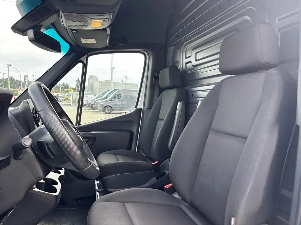 2025 Mercedes-Benz VS30 Sprinter - Image 13 of 17