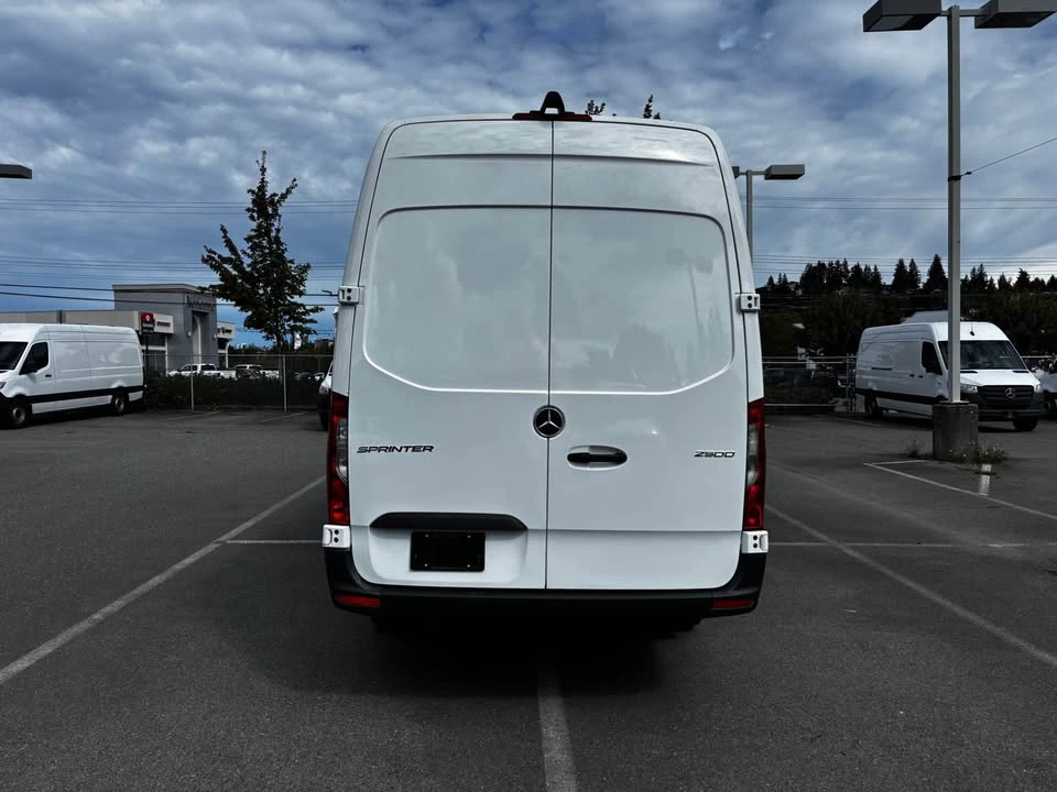 2025 Mercedes-Benz VS30 Sprinter - Image 4 of 17