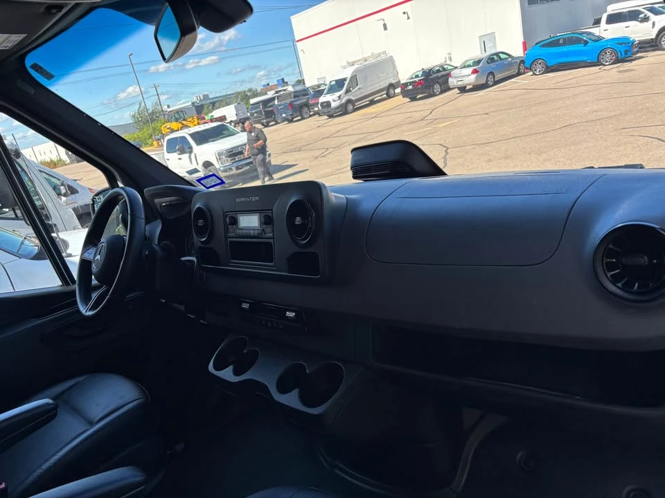 2025 Mercedes-Benz VS30 Sprinter - Image 18 of 20