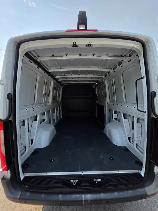 2025 Mercedes-Benz VS30 Sprinter - Image 12 of 16
