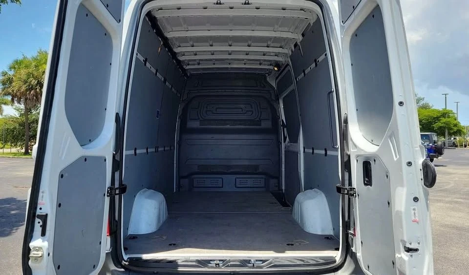 2025 Mercedes-Benz VS30 Sprinter - Image 6 of 9
