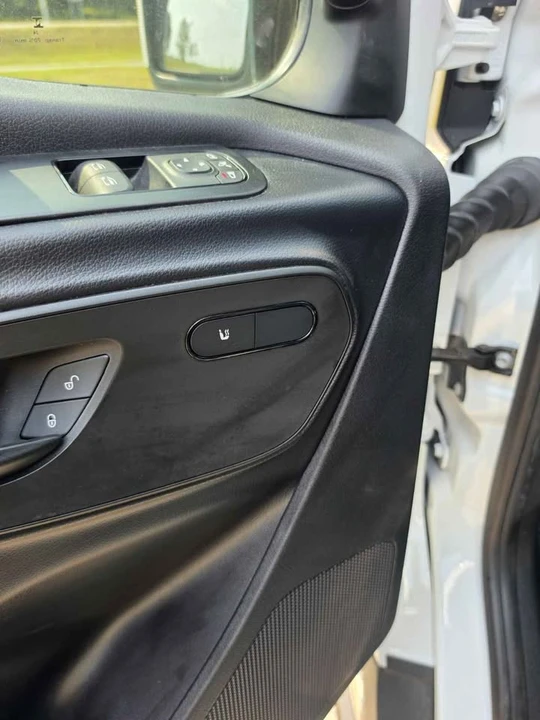 2025 Mercedes-Benz VS30 Sprinter - Image 13 of 15