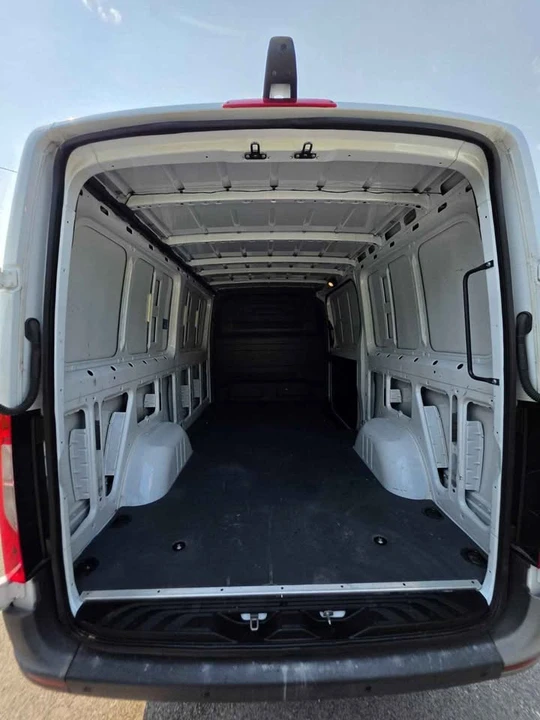 2025 Mercedes-Benz VS30 Sprinter - Image 14 of 15