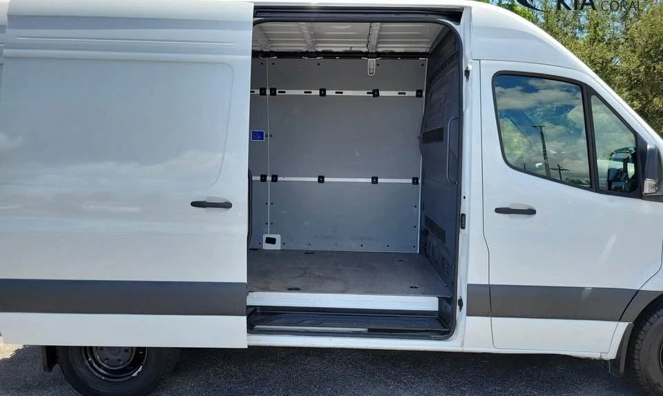 2025 Mercedes-Benz VS30 Sprinter - Image 7 of 9