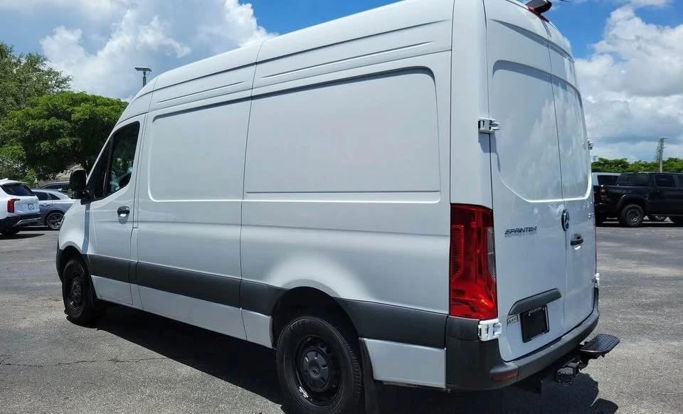 2025 Mercedes-Benz VS30 Sprinter - Image 4 of 9