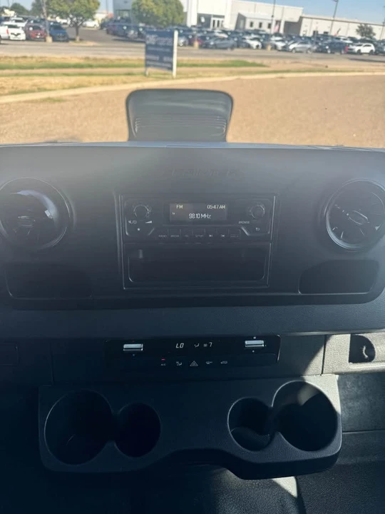 2025 Mercedes-Benz VS30 Sprinter - Image 11 of 14