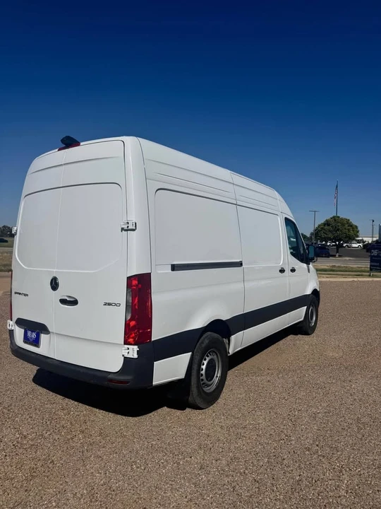 2025 Mercedes-Benz VS30 Sprinter - Image 4 of 14